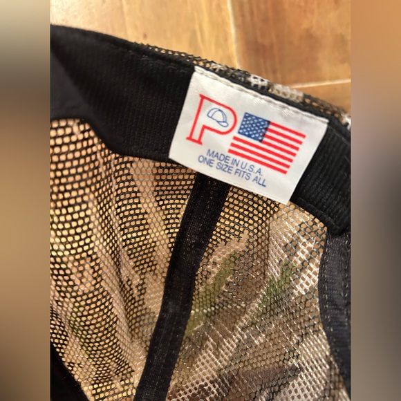 Vintage snap back RED MAN camo hat. OS. - Picture 3 of 4